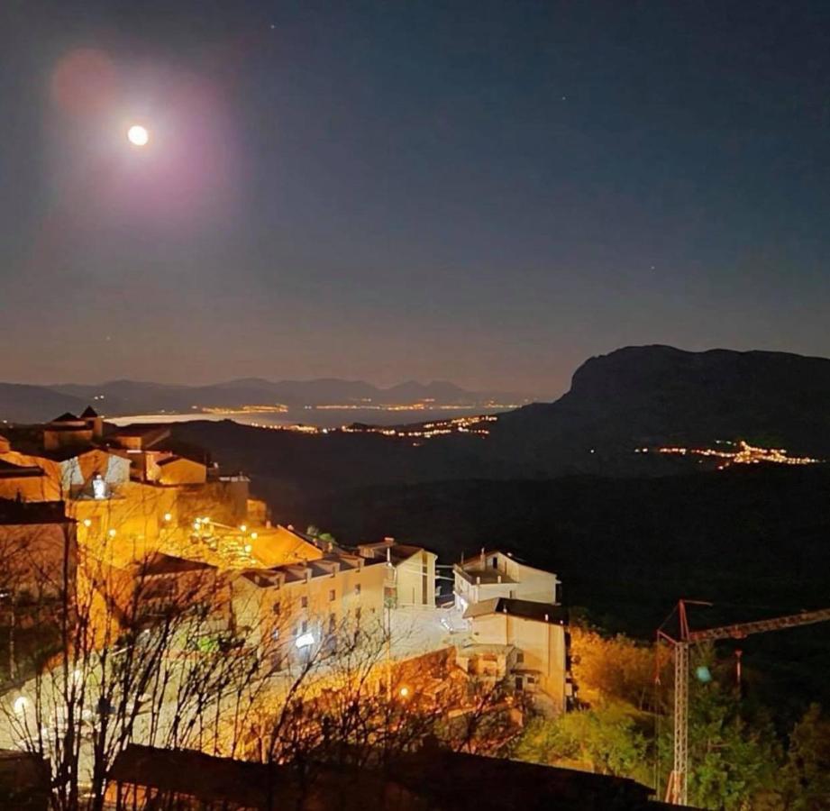 Agriturismo Ai Monaci Montano Antilia Esterno foto