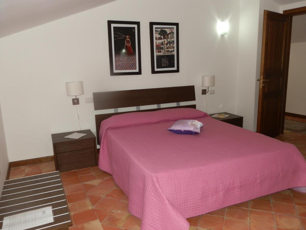 Agriturismo Ai Monaci Montano Antilia Esterno foto